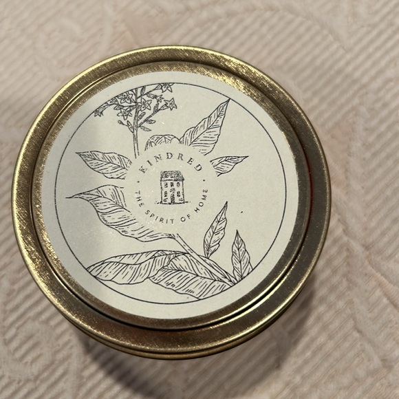 2 for $20 Sale! Cashmere Heirloom Collections candle!!! - Picture 2 of 4